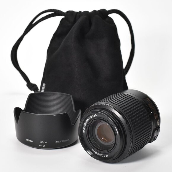 Nikon AF-S DX Zoom-NIKKOR 55-200mm f/4-5.6G ED Lens with HB-34 Hood Bag Mint - Picture 1 of 11